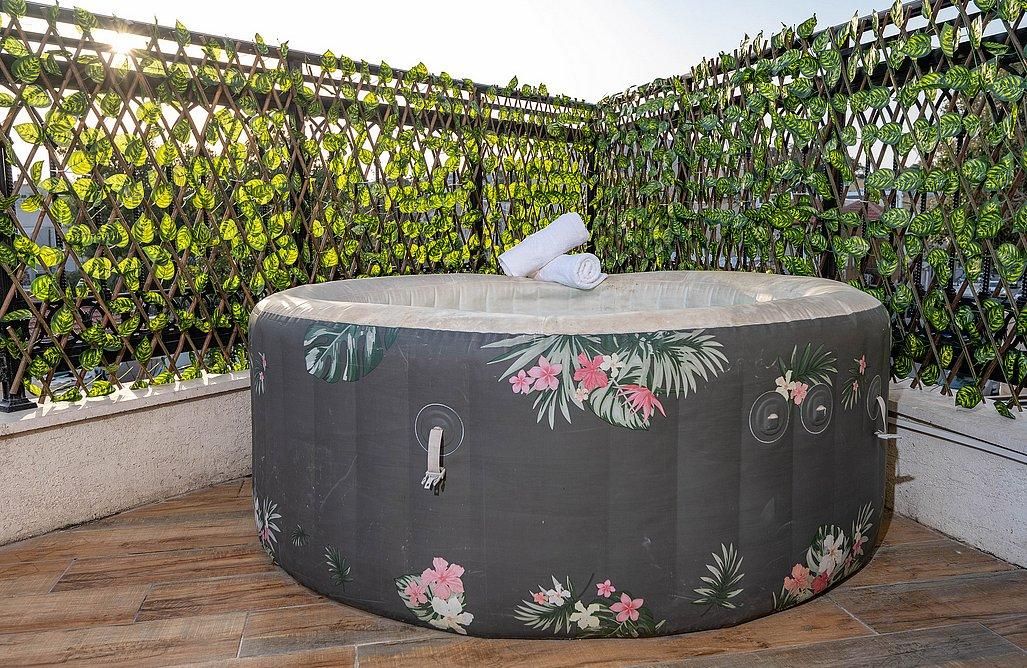 91691 דירת אירוח זוגית מרפסת וג'קוזי, הפנטהאוז של תל אביב, צימר  בתל אביב צימרים - Zimer 4 U