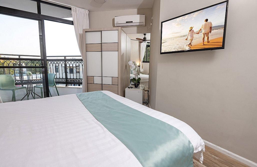 91697 דירת אירוח זוגית עם מרפסת וגקוזי פנימי, הפנטהאוז של תל אביב, צימר  בתל אביב צימרים - Zimer 4 U