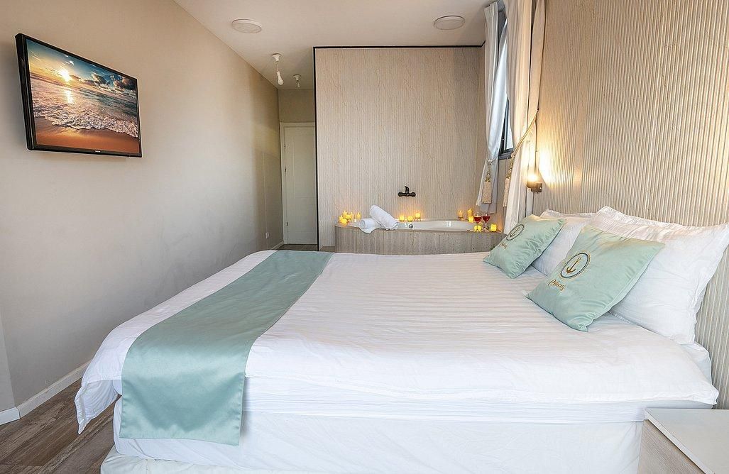 91700 דירת אירוח זוגית עם מרפסת וגקוזי פנימי, הפנטהאוז של תל אביב, צימר  בתל אביב צימרים - Zimer 4 U