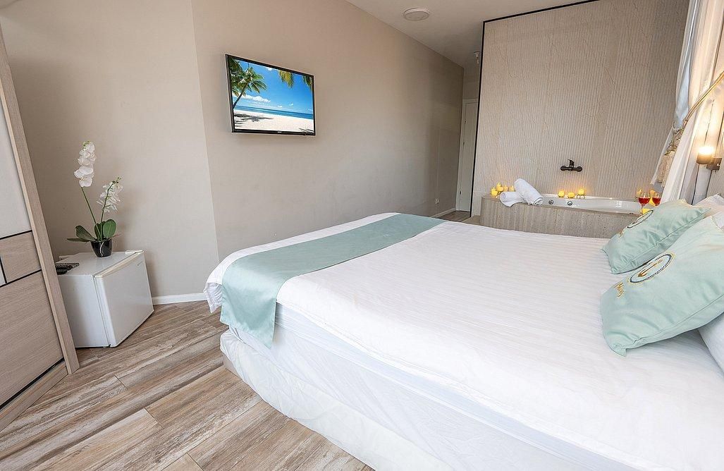 91701 דירת אירוח זוגית עם מרפסת וגקוזי פנימי, הפנטהאוז של תל אביב, צימר  בתל אביב צימרים - Zimer 4 U