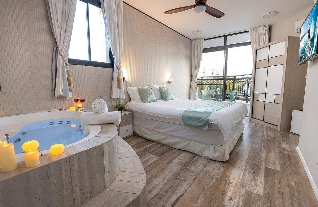 91705 דירת אירוח זוגית עם מרפסת וגקוזי פנימי, הפנטהאוז של תל אביב, צימר  בתל אביב צימרים - Zimer 4 U