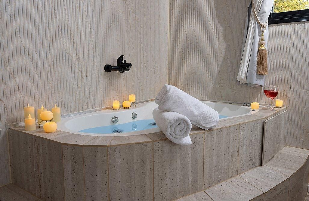 91707 דירת אירוח זוגית עם מרפסת וגקוזי פנימי, הפנטהאוז של תל אביב, צימר  בתל אביב צימרים - Zimer 4 U