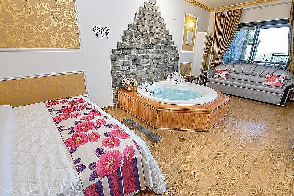 92038 גלריה כללית, סלו מול הכנרת - מתחם בוטיק יוקרתי לקהל הדתי, צימר  בנוף כנרת צימרים - Zimer 4 U