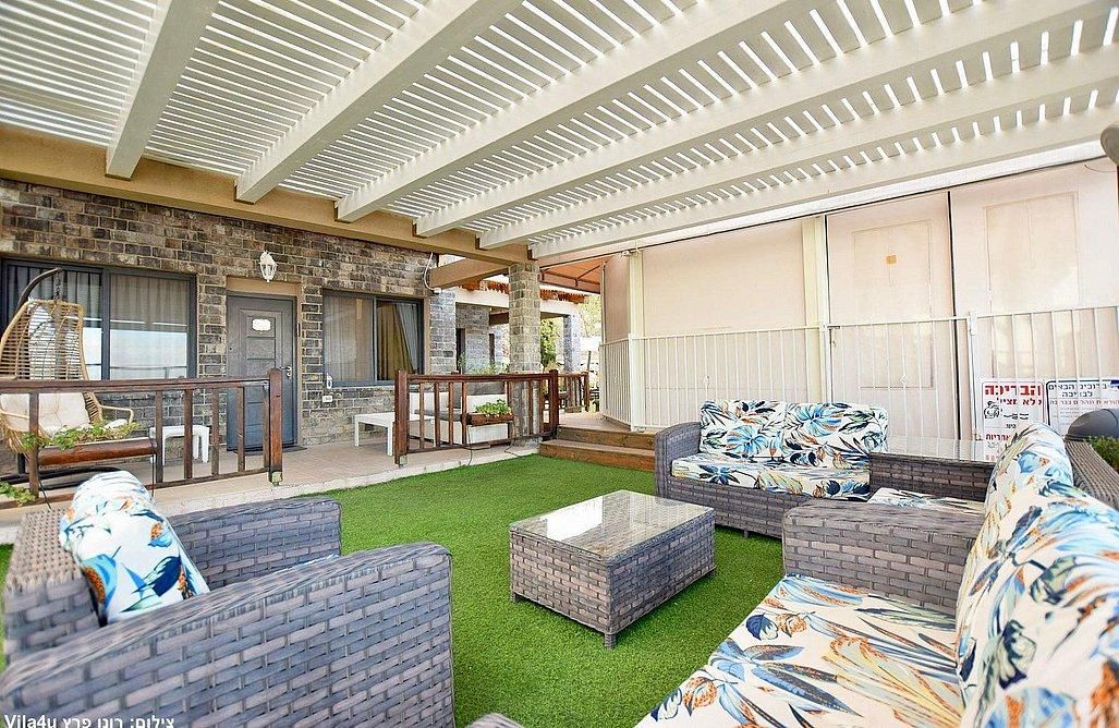 92087 מתחם החוץ המשקיף לכנרת, סלו מול הכנרת - מתחם בוטיק יוקרתי לקהל הדתי, צימר  בנוף כנרת צימרים - Zimer 4 U