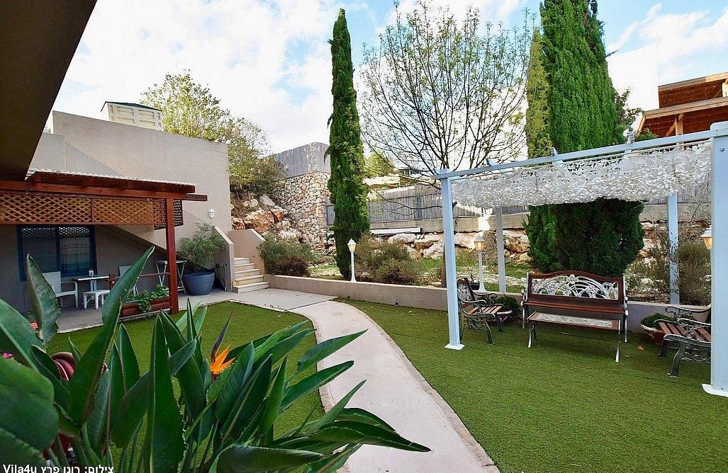 92091 מתחם החוץ המשקיף לכנרת, סלו מול הכנרת - מתחם בוטיק יוקרתי לקהל הדתי, צימר  בנוף כנרת צימרים - Zimer 4 U