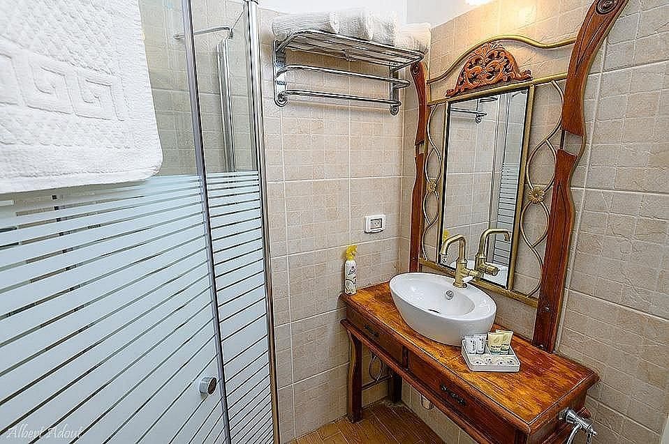 92121 סווטית אזמרה, סלו מול הכנרת - מתחם בוטיק יוקרתי לקהל הדתי, צימר  בנוף כנרת צימרים - Zimer 4 U