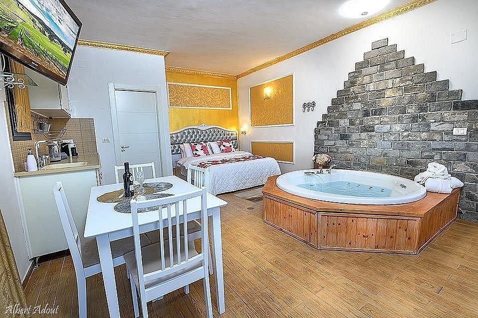 92153 סוויטת שיר, סלו מול הכנרת - מתחם בוטיק יוקרתי לקהל הדתי, צימר  בנוף כנרת צימרים - Zimer 4 U