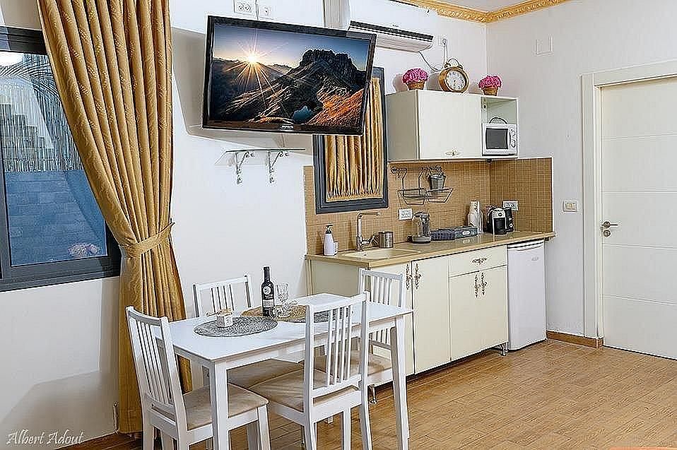 92155 סוויטת שיר, סלו מול הכנרת - מתחם בוטיק יוקרתי לקהל הדתי, צימר  בנוף כנרת צימרים - Zimer 4 U