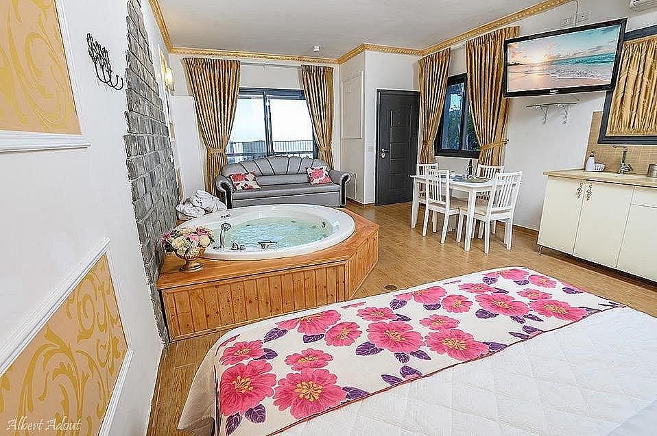 92157 סוויטת שיר, סלו מול הכנרת - מתחם בוטיק יוקרתי לקהל הדתי, צימר  בנוף כנרת צימרים - Zimer 4 U