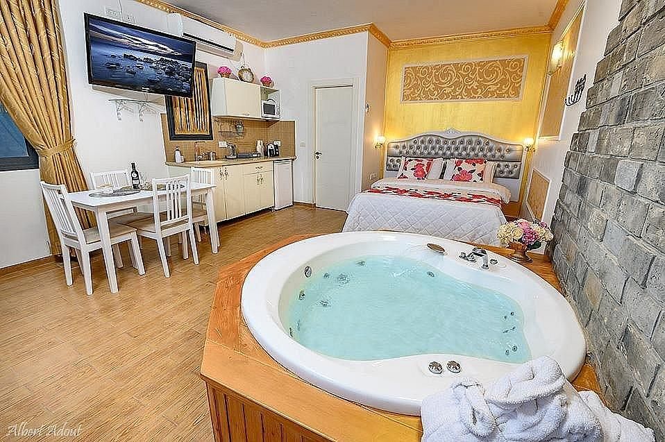 92158 סוויטת שיר, סלו מול הכנרת - מתחם בוטיק יוקרתי לקהל הדתי, צימר  בנוף כנרת צימרים - Zimer 4 U