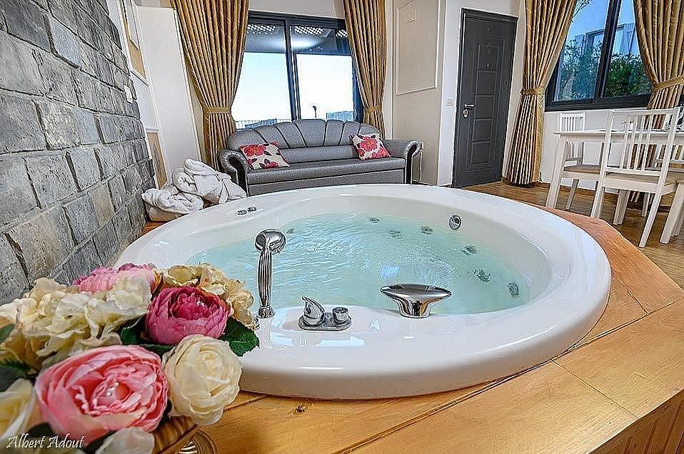 92160 סוויטת שיר, סלו מול הכנרת - מתחם בוטיק יוקרתי לקהל הדתי, צימר  בנוף כנרת צימרים - Zimer 4 U