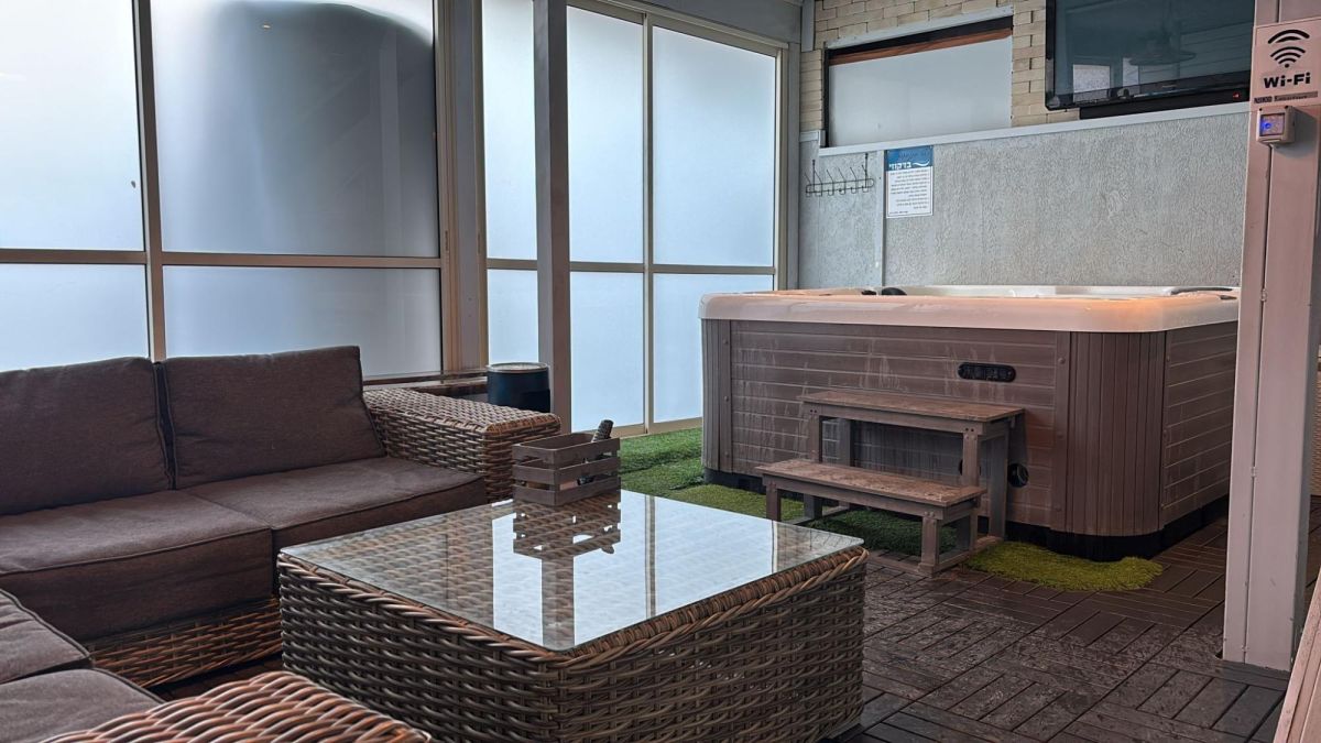 92336 המתחם החיצוני, סוויטת איבון, צימר  בשלומי צימרים - Zimer 4 U