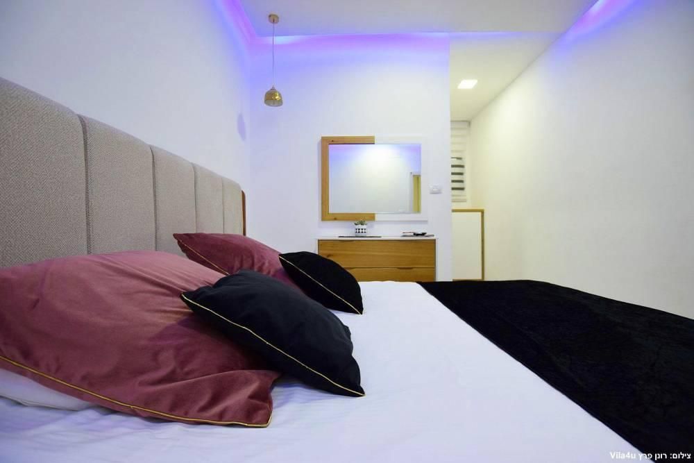 92555 גלרית פנים, סוויטות גולד רויאל, צימר  בחוסן צימרים - Zimer 4 U