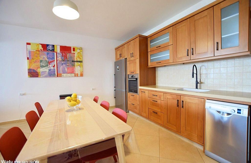 92756 מתחם פנימי, מלרוז על הכנרת, צימר  במגדל צימרים - Zimer 4 U