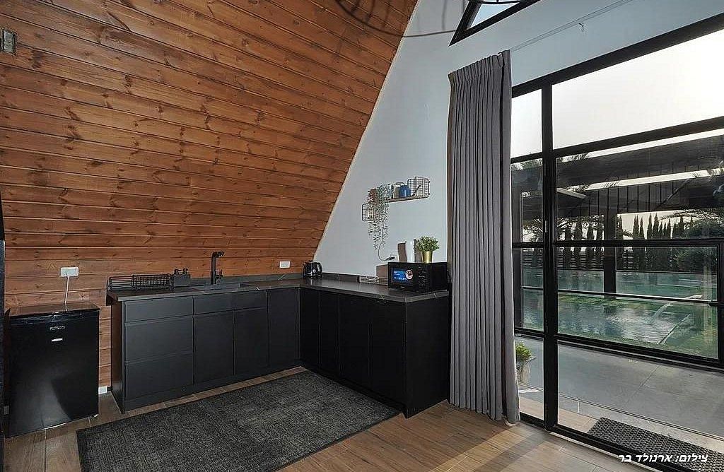 92796 גלריה כללית, סוויטות קמפניה נירה - Campagna Nera, צימר  בירכא צימרים - Zimer 4 U