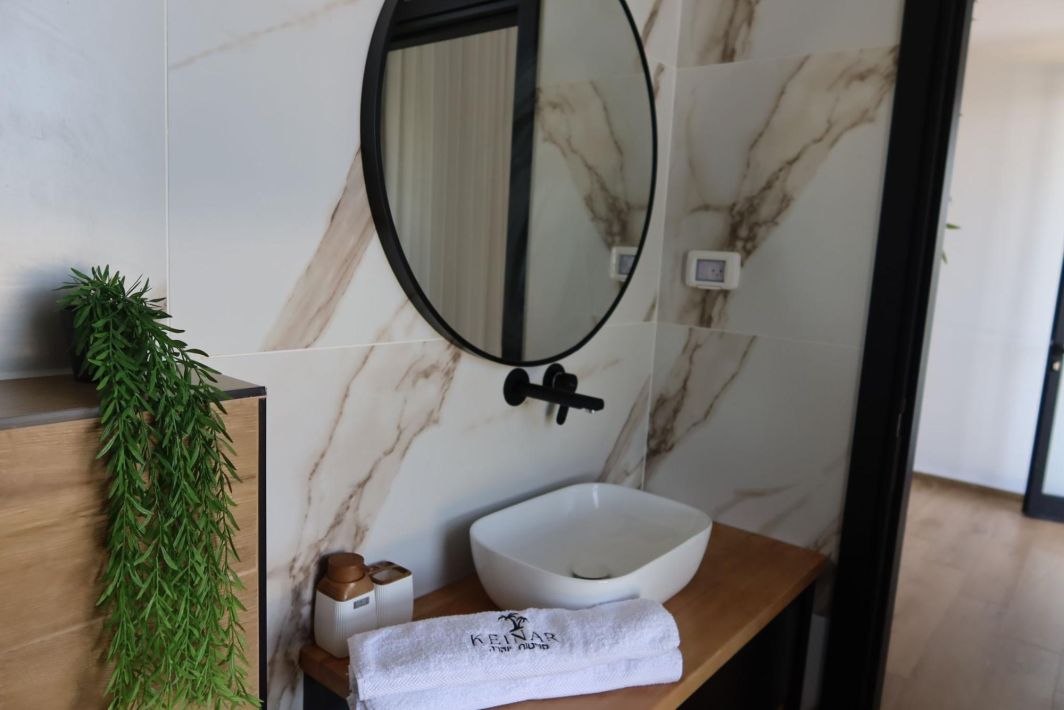 93157 כללי, כינר סוויטות יוקרה, צימר  בראש פינה צימרים - Zimer 4 U