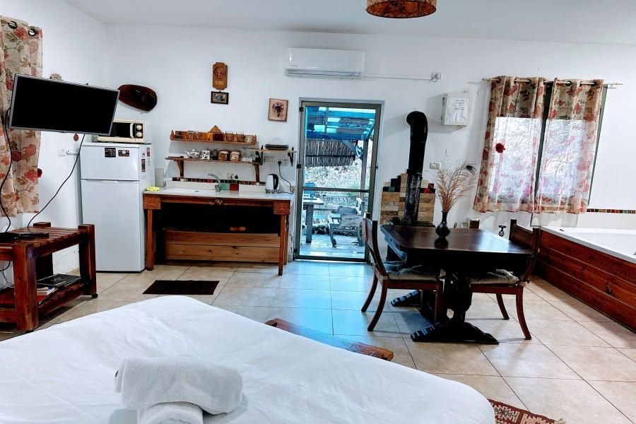 93558 סוויטת נירה, שיר החורש, צימר  בשומרה צימרים - Zimer 4 U