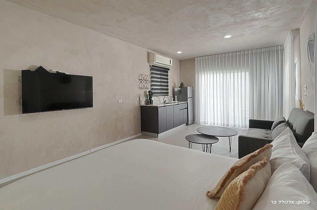 93651 גלריה כללית, אחוזת הלל, צימר  במנות צימרים - Zimer 4 U