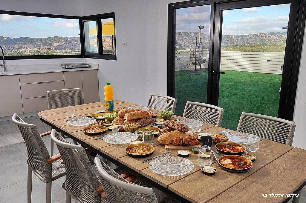 93677 גלריה כללית, אחוזת הלל, צימר  במנות צימרים - Zimer 4 U