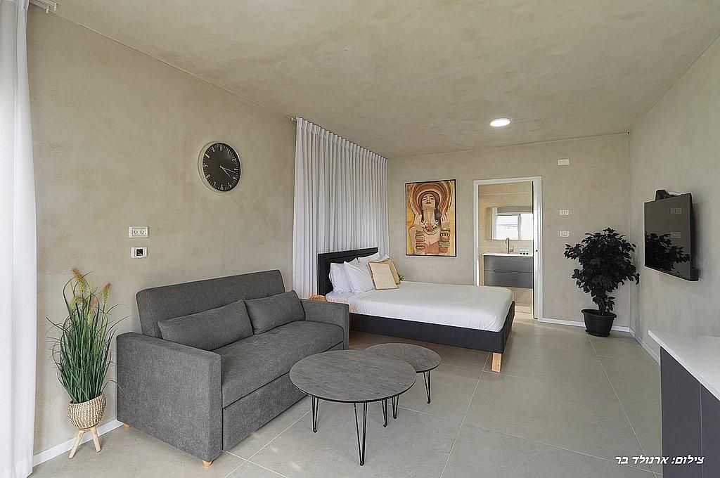 93678 פנים הסוויטות, אחוזת הלל, צימר  במנות צימרים - Zimer 4 U