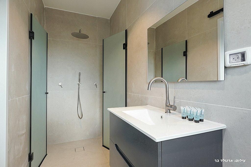 93684 פנים הסוויטות, אחוזת הלל, צימר  במנות צימרים - Zimer 4 U