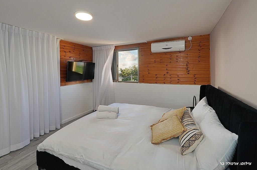 93689 פנים הסוויטות, אחוזת הלל, צימר  במנות צימרים - Zimer 4 U