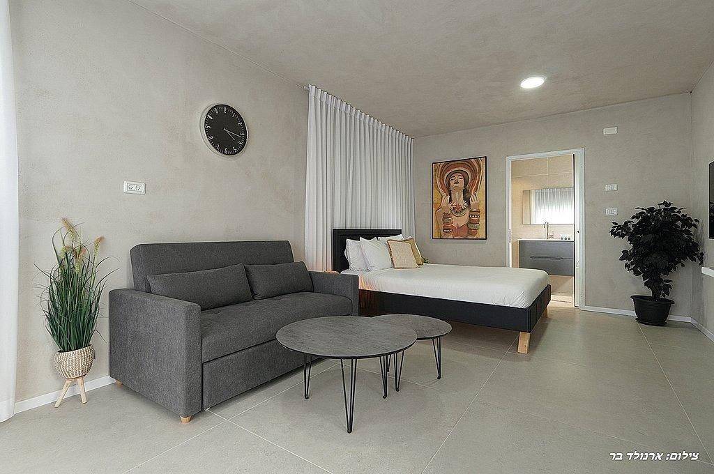 93698 פנים הסוויטות, אחוזת הלל, צימר  במנות צימרים - Zimer 4 U