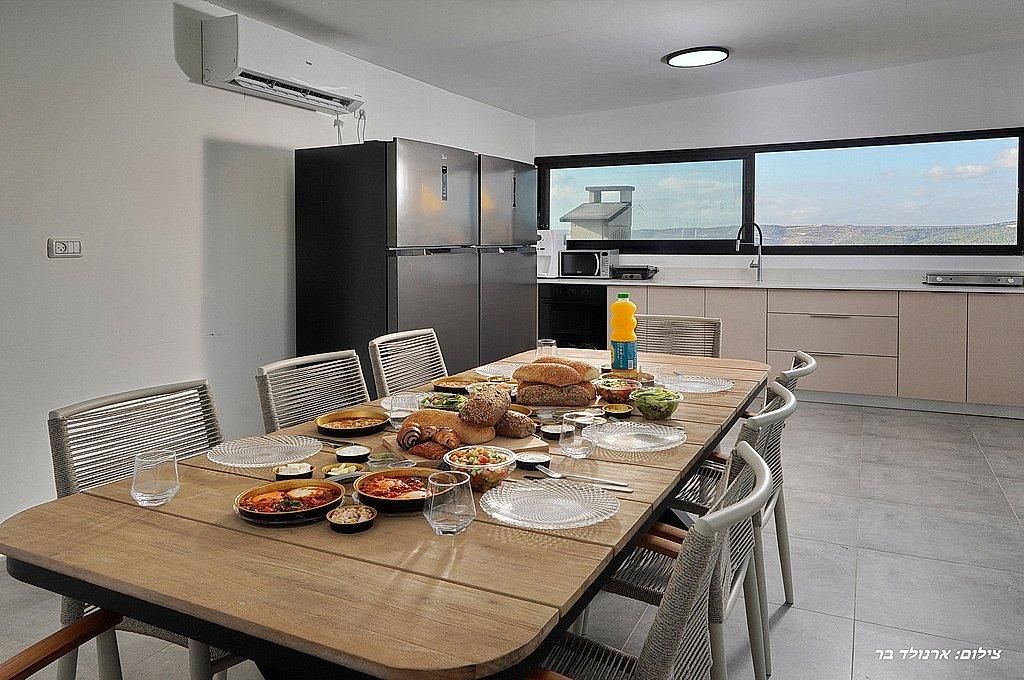 93720 מטבח וחדר האוכל המשותף, אחוזת הלל, צימר  במנות צימרים - Zimer 4 U