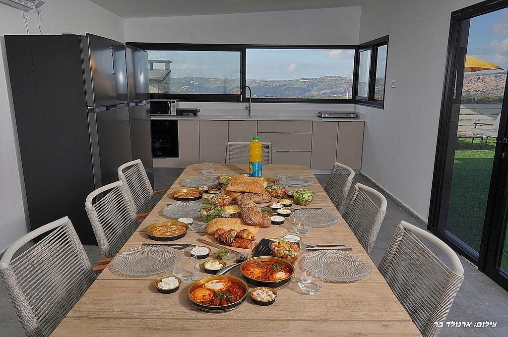 93727 מטבח וחדר האוכל המשותף, אחוזת הלל, צימר  במנות צימרים - Zimer 4 U