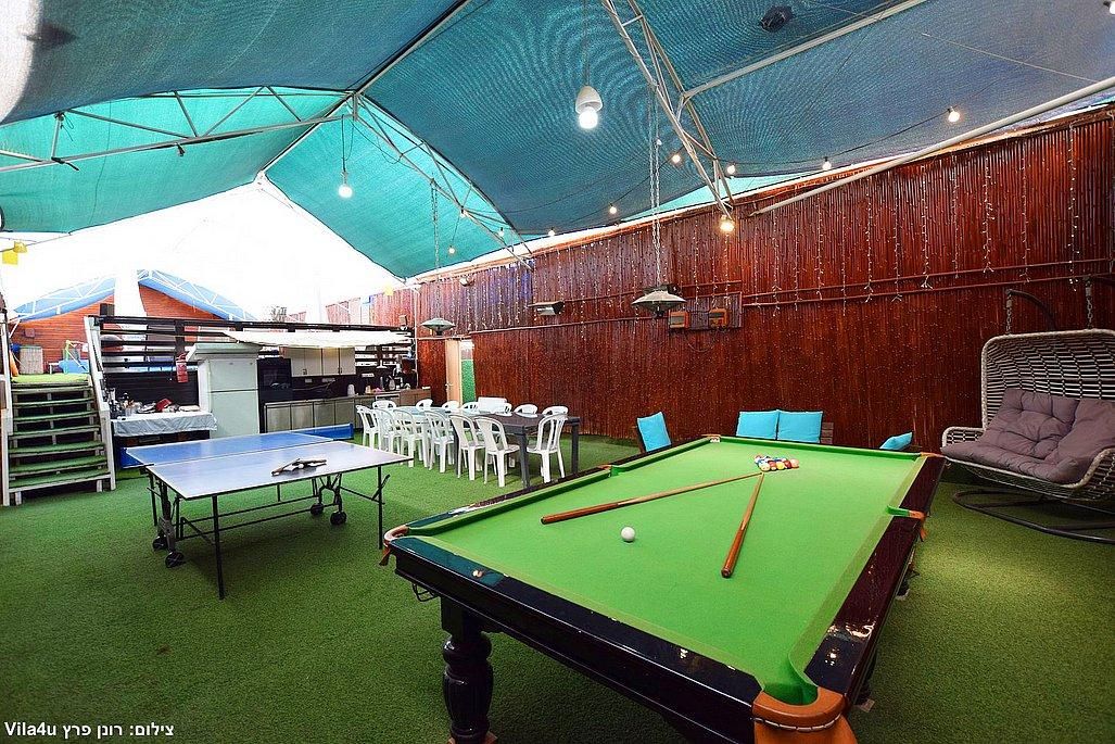 93798 החצר והבריכה, ויליג קומפלקס מתחם הצימרים, צימר  בניר בנים צימרים - Zimer 4 U