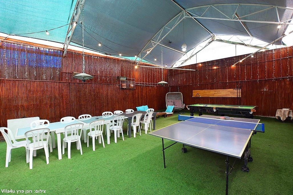 93800 החצר והבריכה, ויליג קומפלקס מתחם הצימרים, צימר  בניר בנים צימרים - Zimer 4 U