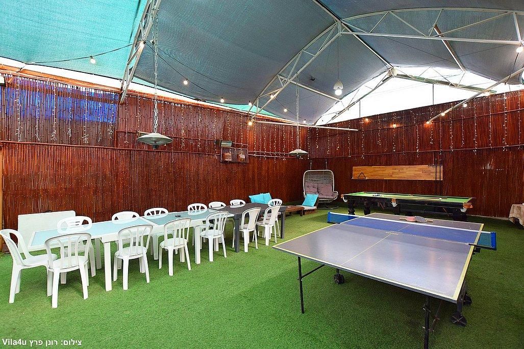 93808 החצר והבריכה, ויליג קומפלקס מתחם הצימרים, צימר  בניר בנים צימרים - Zimer 4 U