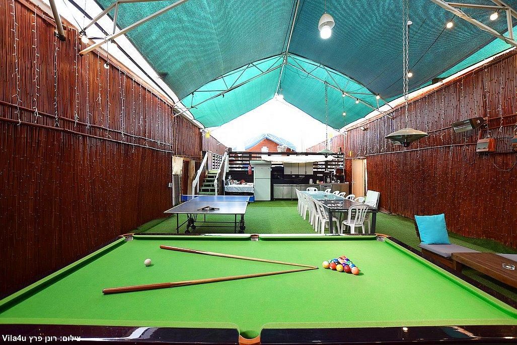 93811 החצר והבריכה, ויליג קומפלקס מתחם הצימרים, צימר  בניר בנים צימרים - Zimer 4 U