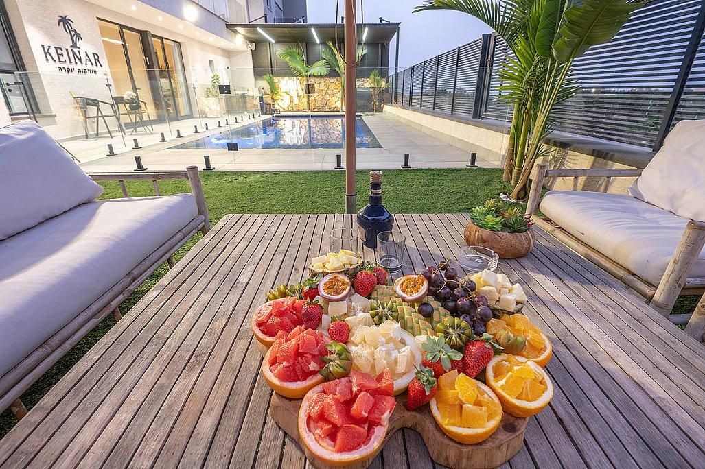 93988 כללי, כינר סוויטות יוקרה, צימר  בראש פינה צימרים - Zimer 4 U