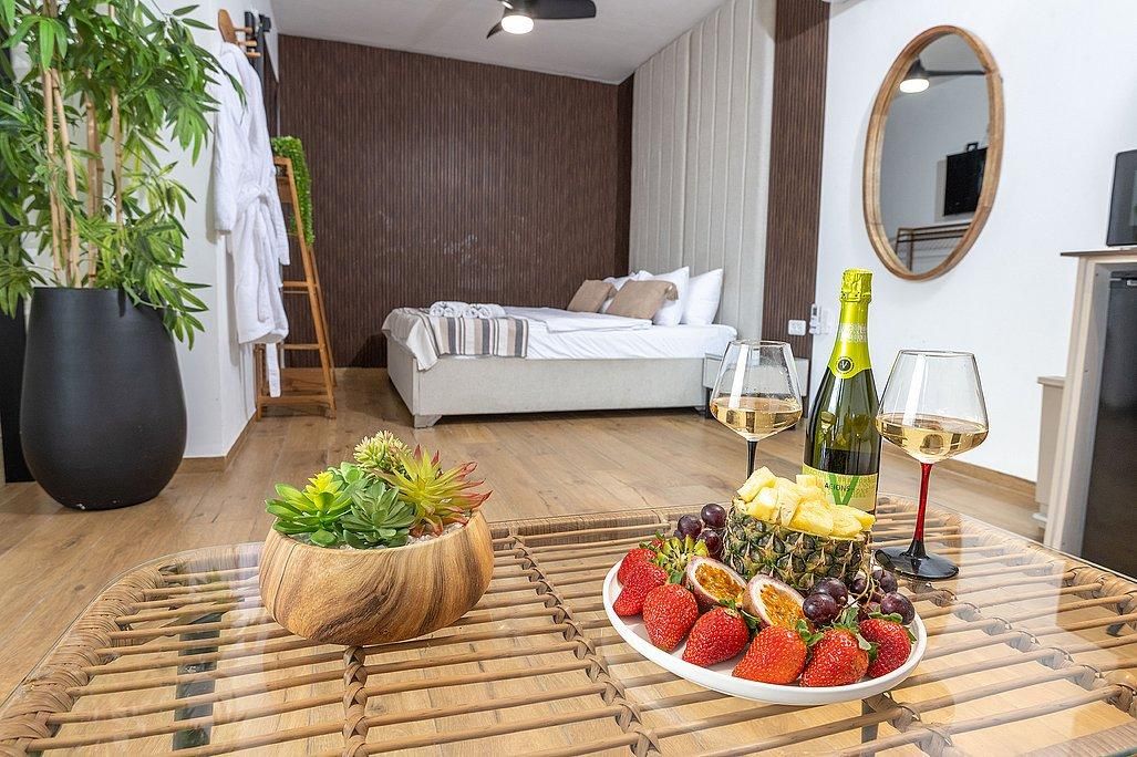 93995 פנים הסוויטות, כינר סוויטות יוקרה, צימר  בראש פינה צימרים - Zimer 4 U