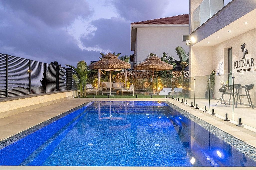 94009 המתחם החיצוני, כינר סוויטות יוקרה, צימר  בראש פינה צימרים - Zimer 4 U