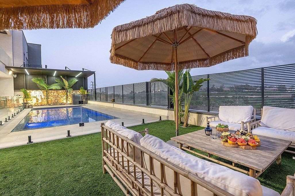 94013 המתחם החיצוני, כינר סוויטות יוקרה, צימר  בראש פינה צימרים - Zimer 4 U