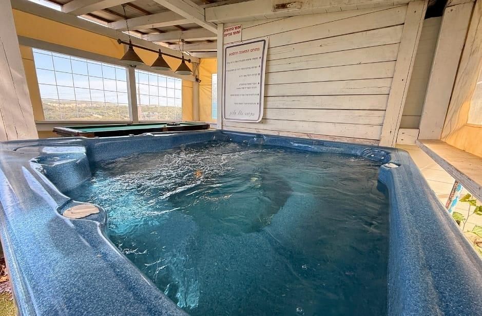 94038 מתחם חיצוני, צימרים בצל האלון, צימר  בפקיעין החדשה צימרים - Zimer 4 U