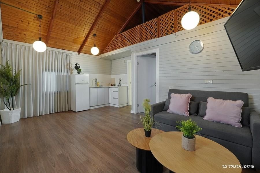 94200 גלריה כללית, אחוזת נוף אכזיב, צימר  במנות צימרים - Zimer 4 U