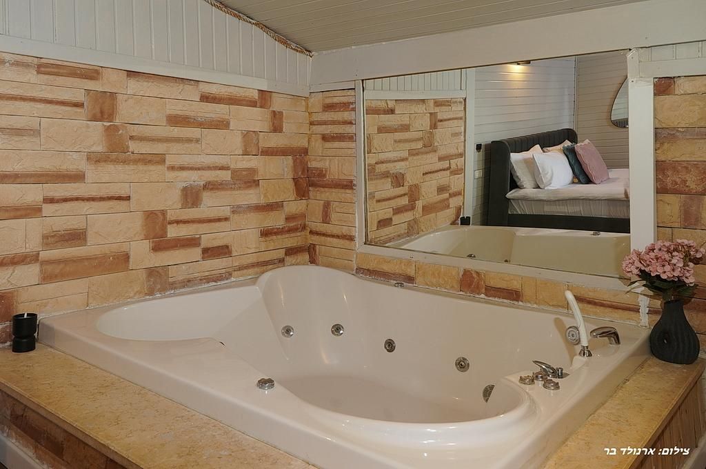 94211 גלריה כללית, אחוזת נוף אכזיב, צימר  במנות צימרים - Zimer 4 U