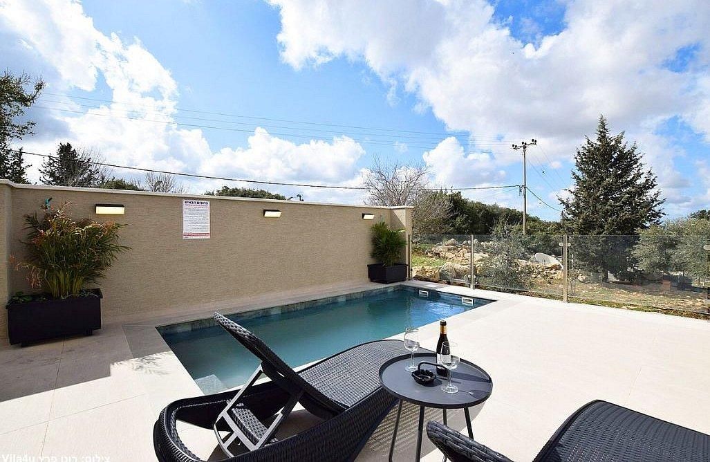 94289 גלרית חוץ של כל סוויטה, סוויטות נופי גיתה, צימר  בגיתה צימרים - Zimer 4 U