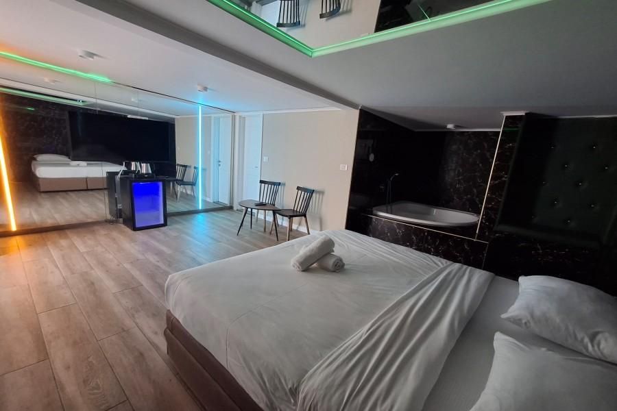 94349 יחידות אירוח עם ג'קוזי, צימרים כפר הים, צימר  בנתניה צימרים - Zimer 4 U