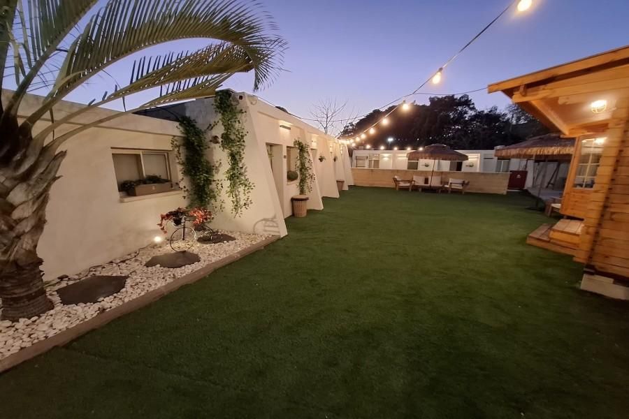 94376 מתחם חיצוני הבריכה והג'קוזי, צימרים כפר הים, צימר  בנתניה צימרים - Zimer 4 U