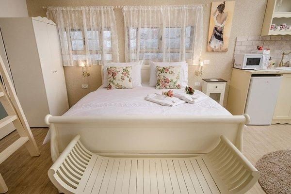 94617 גלריה כללית, פרובנס בגן, צימר  בראש פינה צימרים - Zimer 4 U