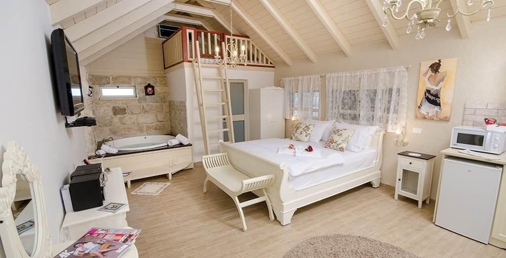 94628 גלריה כללית, פרובנס בגן, צימר  בראש פינה צימרים - Zimer 4 U