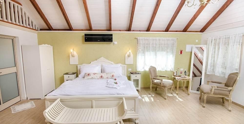 94631 גלריה כללית, פרובנס בגן, צימר  בראש פינה צימרים - Zimer 4 U