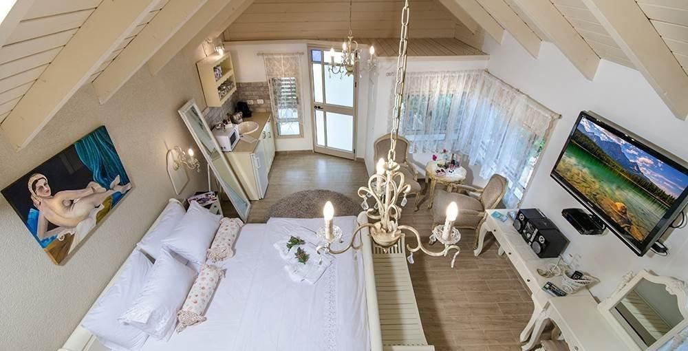 94632 גלריה כללית, פרובנס בגן, צימר  בראש פינה צימרים - Zimer 4 U