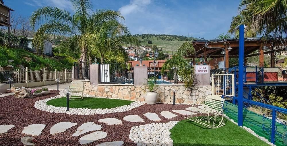 94643 גלריה כללית, פרובנס בגן, צימר  בראש פינה צימרים - Zimer 4 U