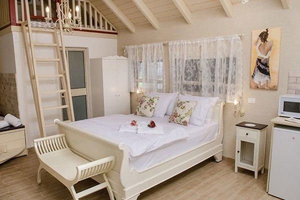 94652 פנים הסוויטות, פרובנס בגן, צימר  בראש פינה צימרים - Zimer 4 U