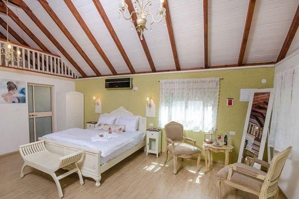 94657 פנים הסוויטות, פרובנס בגן, צימר  בראש פינה צימרים - Zimer 4 U